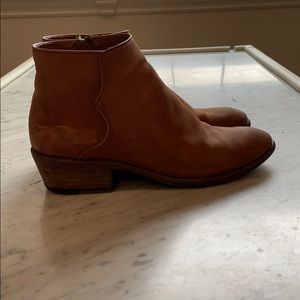 Frye Carson Piping Bootie